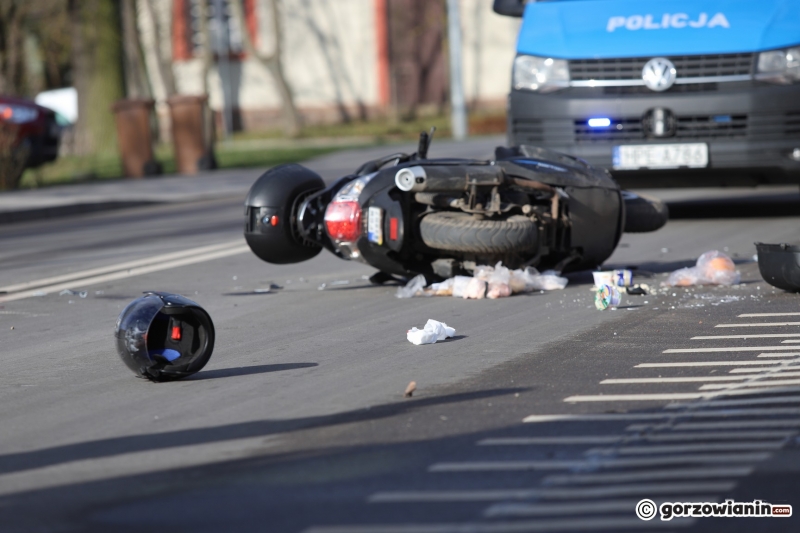 Wypadek Na Kostrzy Skiej Skuterem Wjecha W Ty Mercedesa Zdj Cia