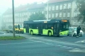 Wypadek z udziałem autobusu MZK [zdjęcia]