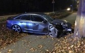 Matiz wymusił, audi uderzyło w drzewo [zdjęcia]