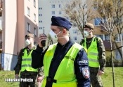 Policjanci mogą wystawić mandat za brak zasłoniętej twarzy