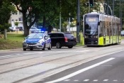 Kierowca toyoty zablokował ruch tramwajów [zdjęcia]