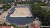 Stadion lekkoatletyczny z nowymi trybunami. Czytelniczka obawia się o wycinkę drzew