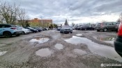 Koniec z dziurawym klepiskiem. Parking przy szpitalu w Gorzowie zostanie przebudowany! [zdjęcia]