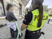 Nie wiedzą, jak jeździć, ale i tak wsiadają. Kontrole dzieci na elektrycznych hulajnogach w Gorzowie