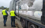 Śmieci zamiast odzieży. Nielegalny transport zatrzymany na S3