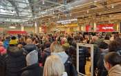 Prawdziwe tłumy na otwarciu TK Maxx w Gorzowie. Gigantyczna kolejka i konkursy z Patricią Kazadi