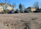 Dziury przy starostwie i Urzędzie Miasta znikną. Gorzów dostał miliony na parking