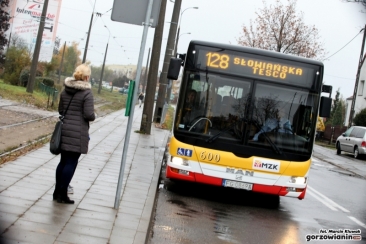 Uczniowie i nauczyciele chcą powrotu linii 128