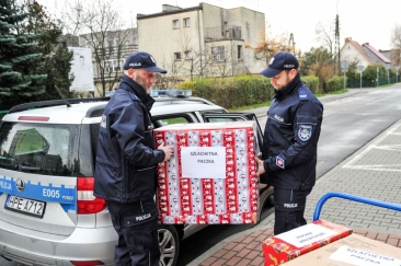 Policjanci wsparli Szlachetną Paczkę [zdjęcia]