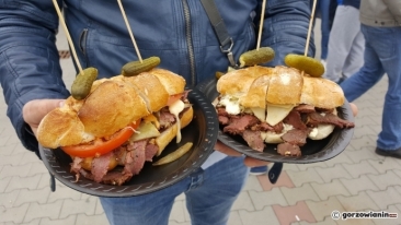 Food trucki zapraszają na Plac Grunwaldzki!