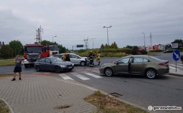 Wypadek na rondzie Sybiraków [zdjęcia]