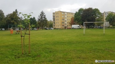 Zamiast boiska będzie blokowisko?