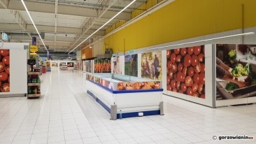 Ostatnie dni Tesco na Słowiańskiej [zdjęcia]