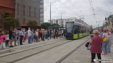 Tłumy gorzowian na uroczystym przejeździe tramwajów [zdjęcia]