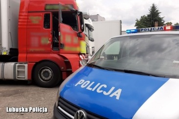 Pił alkohol za kierownicą ciężarówki na autostradzie A2