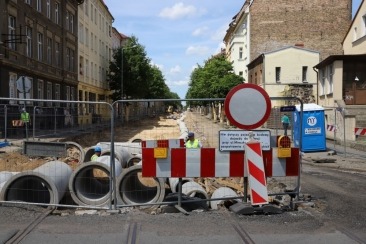 Uszkodzony wodociąg na Mieszka I