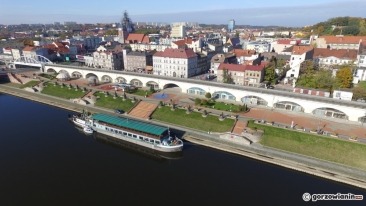 Poślizgnął się i wpadł do Warty. Uratowali go policjanci