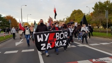 Protest w Gorzowie: Walczcie z wirusem, nie z kobietami [film i zdjęcia]