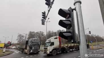 Koniec problemów ze zjazdem z S3 na Kasprzaka. Pomoże w tym sygnalizacja świetlna! [zdjęcia]