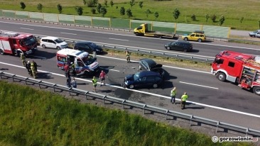 Wypadek z udziałem busa i dwóch osobówek. Gigantyczny korek na S3 [zdjęcia]