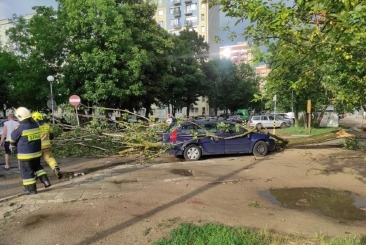 IMGW ostrzega przed gwałtownymi burzami z ulewnym deszczem