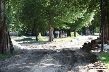 Kolejny poślizg w parku Róż! Jest nowy termin zakończenia prac