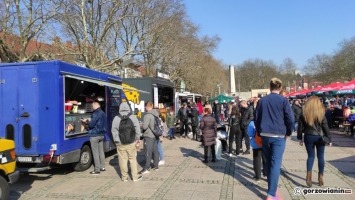 Food trucki wjechały do Gorzowa. Trwa festiwal smaków [zdjęcia]