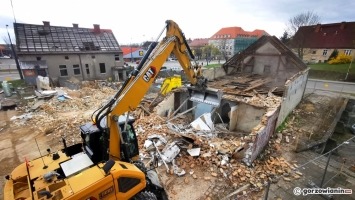 Trwa wielka demolka. Tutaj powstanie Aldi i Max Burgers [film i zdjęcia]