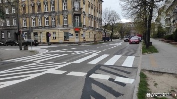 Nowe oznakowanie i likwidacja miejsc parkingowych. Mieszkańcy: To jakiś żart?