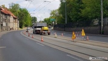 Trwa naprawa torowiska na Podmiejskiej