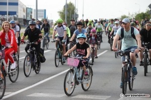 Masa rowerów przejechała przez miasto. Tak rowerzyści kręcili kilometry dla Gorzowa [zdjęcia]