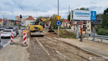 Trwa naprawa zarwanej skarpy na rondzie Santockim [zdjęcia]