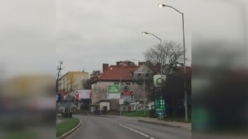 Czytelnik: Dlaczego latarnie świecą w ciągu dnia?