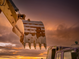 Roboty ziemne - wyrównanie terenu na działce. Co warto wiedzieć?