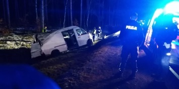 Tragedia koło Gorzowa. Zginął mężczyzna przygnieciony busem