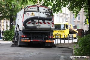 Zabierz auto, bo je odholują. W Gorzowie trwa sprzątanie miejsc parkingowych