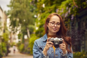 Jak wybrać dobry aparat cyfrowy i na jakie funkcje warto zwrócić uwagę?