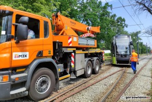 Torowisko pilnie do naprawy. Tramwaje jeżdżą na skróconej trasie