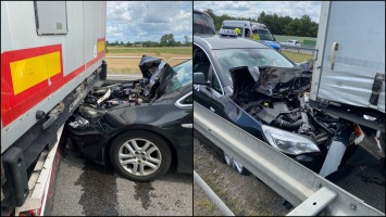 Kierujący oplem wbił się w tył ciężarówki na S3