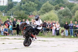 Stunt po gorzowsku. Zobacz widowiskowe przejazdy na jednym kole [zdjęcia]