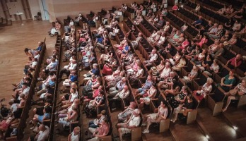 Niewygodne i skrzypiące fotele w Filharmonii Gorzowskiej do wymiany. Nowe będą kosztować ponad 1 mln