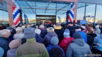 Szturm mieszkańców na otwarcie Carrefoura w Gorzowie