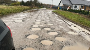 Czytelniczka: Ulica jest w katastrofalnym stanie. To droga powiatowa koło Gorzowa