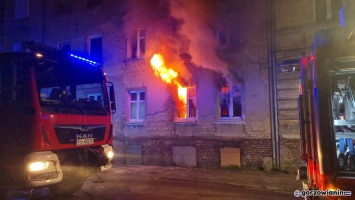 Kolejne podpalenie pustostanu na Zawarciu w Gorzowie. Ogień buchał przez okna