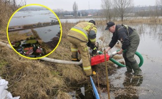 Stan alarmowy na Warcie coraz bliżej. Strażacy pompują wodę z zalanych terenów