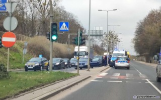 Policyjna obława w Gorzowie. Zatrzymano osoby jadące volkswagenem