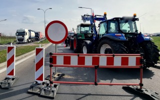 Rolnicy nie odpuszczają. Protest i blokada S3 nawet w Wielkanoc