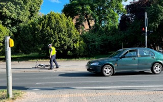 Potrącenie 8-latka na rowerze. Wjechał na czerwonym świetle pod hondę