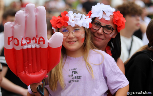 Do boju Polska! Tak mieszkańcy kibicowali biało-czerwonym w strefie kibica w Gorzowie