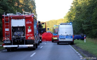 Śmiertelny wypadek koło Gorzowa. Kierujący peugeotem zderzył się z motocyklistą